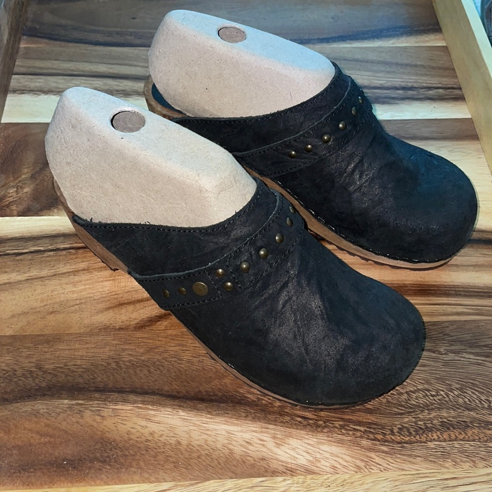 Sanita 9/EU39 wood clogs made in Portugal